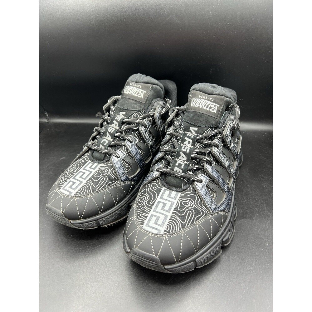 Versace Trigreca Black Men’s Size 9.5 US (42.5 EUR) NO BOX (DSU8094D18TCGD4192)